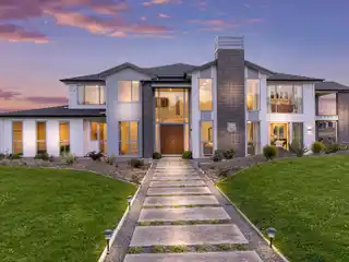 Huge Family Home with Endless Possibilities