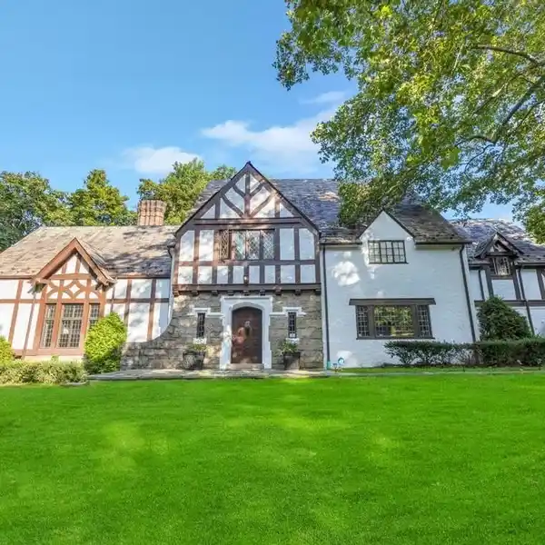 COLONIAL EXUDES HISTORIC GRANDEUR AND TIMELESS ELEGANCE