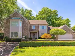 Gracious Colonial in Prestigious Rose Terrace