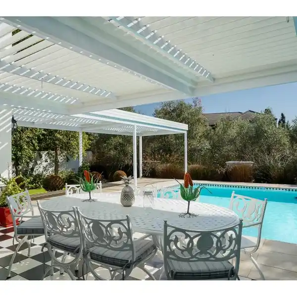 WARM AND WELCOMING LUXURY HOME
