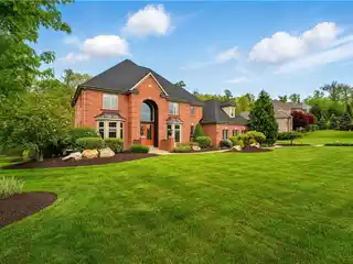 Custom Luxury on 1.25 Acres in Forest Knoll