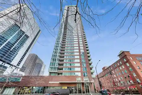 Penthouse in Parkview Condominiums at River East