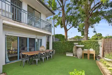 Spacious Abode Providing a Lifestyle to Be Envied