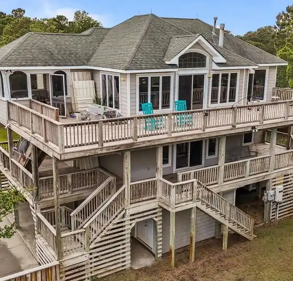 OUTER BANKS RETREAT NEXT TO JOCKEY'S RIDGE STATE PARK
