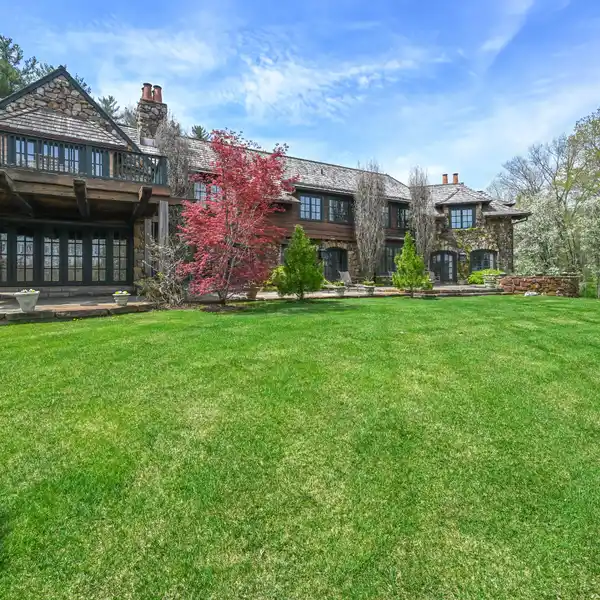 EXTRAORDINARY TEN-ACRE GATED ESTATE
