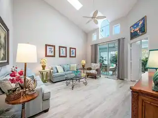 Amazing Value in the Heart of Naples