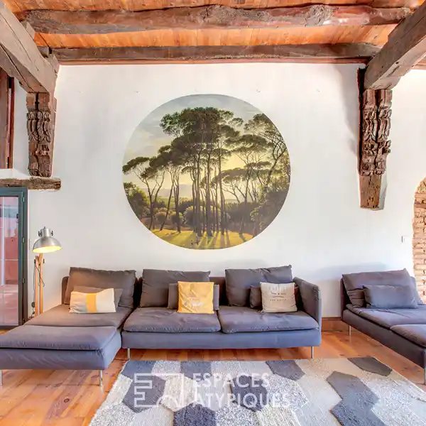 ATYPICAL ESTATE OVERLOOKING THE MAJESTIC PYRENEES