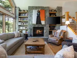 Peaceful Retreat in Highland Meadows