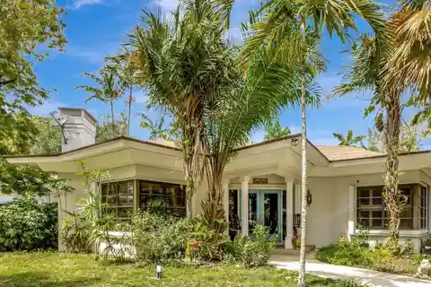 Elegant Home on Expansive Palm-lined Land
