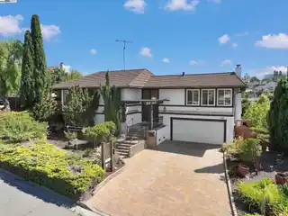 Beautifully Updated Home in Hayward Hills