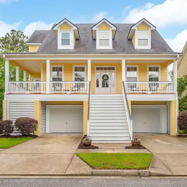 CHARMING COASTAL INSPIRED HOME