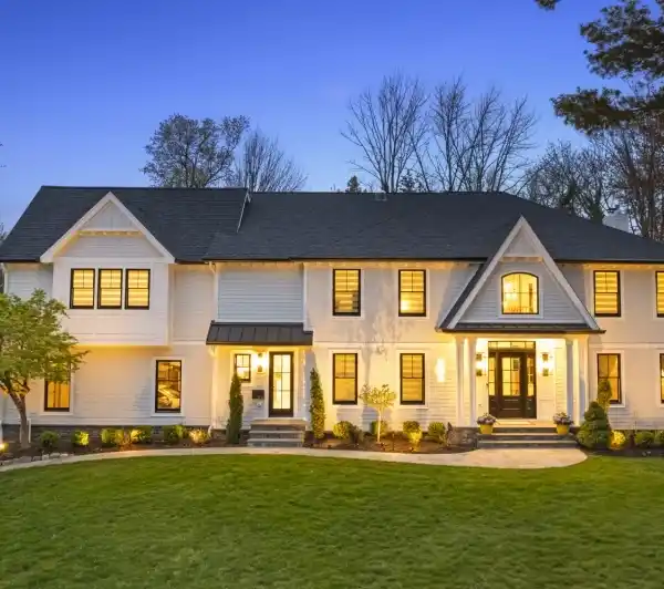 ARCHITECT-DESIGNED LUXURY HOME IN A PRESTIGIOUS COMMUNITY