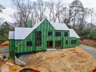 New Luxury Residence on a Private Cul-de-sac