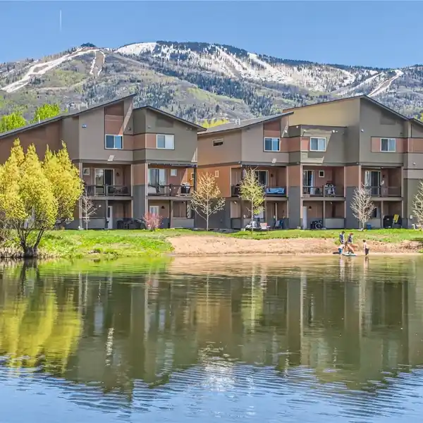 QUINTESSENTIAL WATERFRONT TOWNHOME
