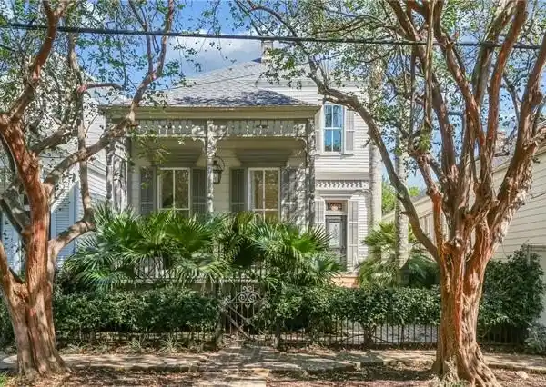 HISTORIC THREE BEDROOM HOME WITH DESIGNER KITCHEN AND PRIVATE COURTYARD