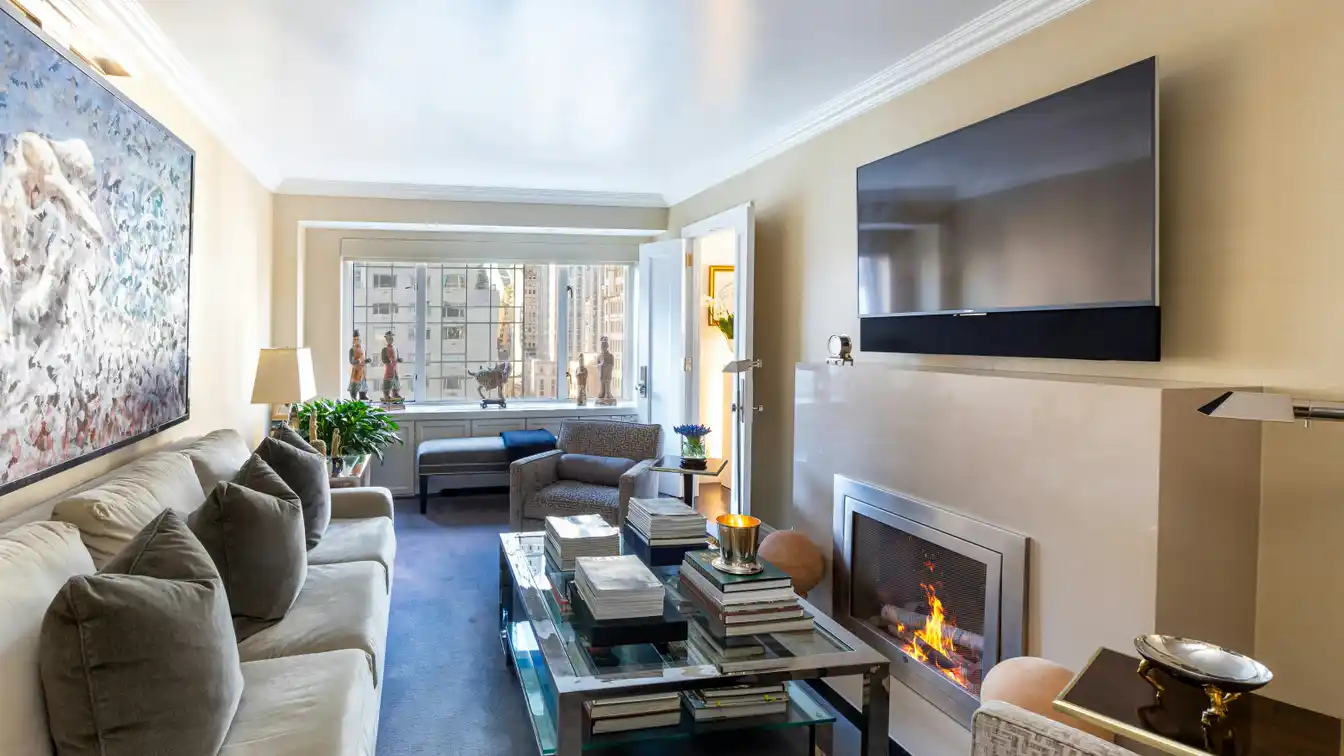 Corner Apartment at the Crossroads of Millionaires Row and the Upper East Side