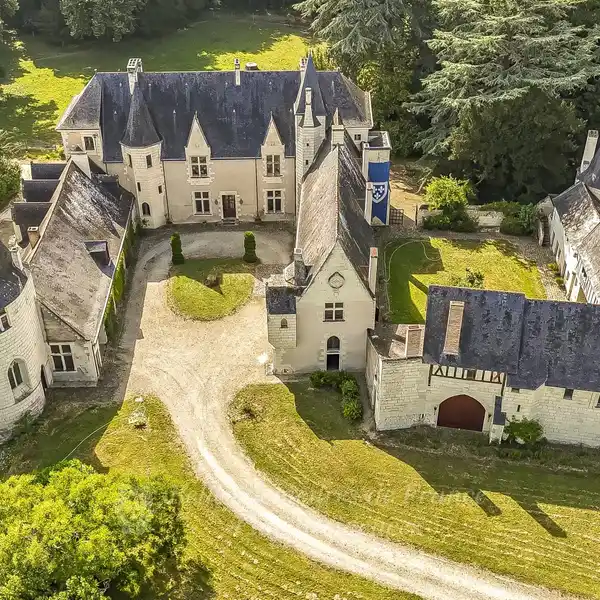 A CHATEAU OF KINGS