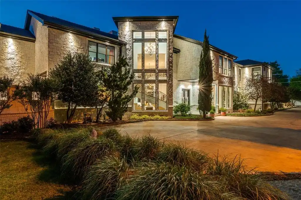 Masterfully Crafted Estate in Bluffview