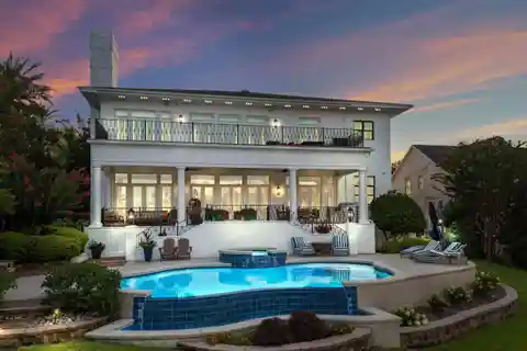 Luxury Waterfront Living