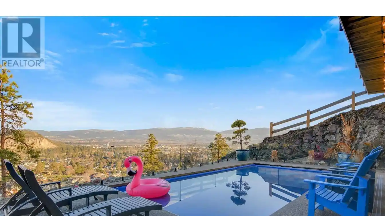 Architectural Masterpiece Atop the Cliffs of Highpointe Terrace