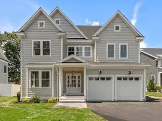 Spacious Modern Living in Central Area