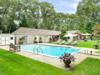 ELEGANT LIVING IN EAST HAMPTON