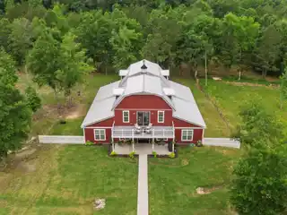Equestrian-friendly Farmhouse with Stylish Modern Touches