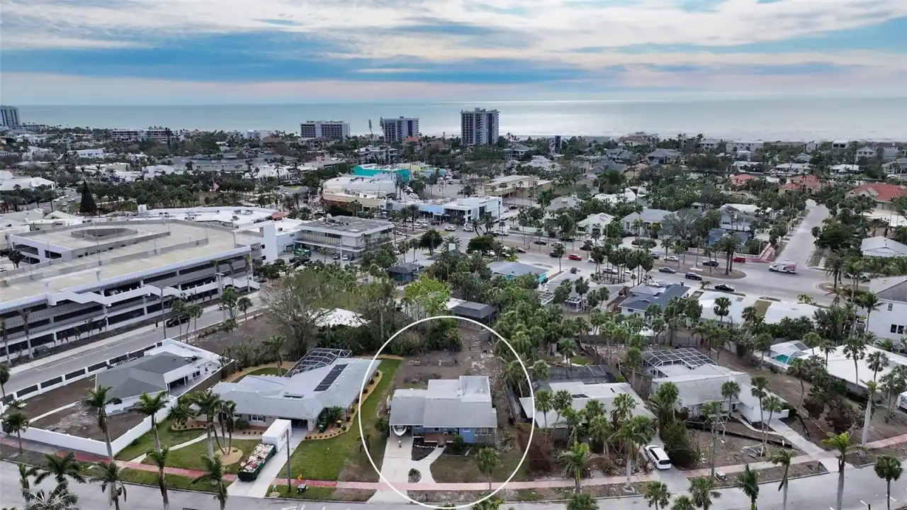 Great Opportunity Steps from St. Armands Circle
