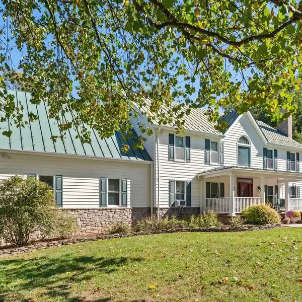 A PEACEFUL AND LUXURIOUS COUNTRYSIDE LIFESTYLE