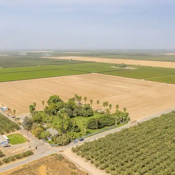 EXPERIENCE THE PEACEFUL SERENITY OF CAREZZA FARMS
