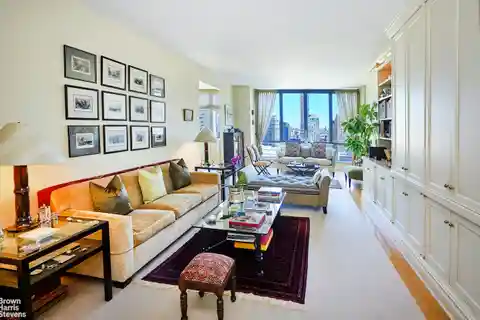 Corner Rental in Prime Lincoln Square