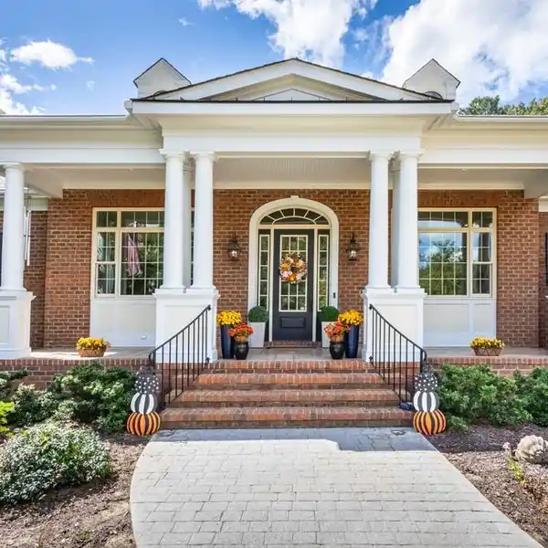 PREMIUM UPGRADES MEET SPACIOUS OPEN LAYOUT