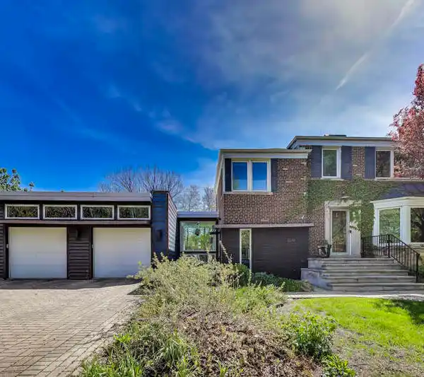 TRUE URBAN ESTATE IN BUDLONG WOODS