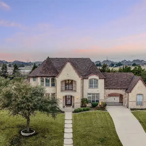 EXQUISITE ESTATE IN GATED KINGSBRIDGE IN ROCKWALL