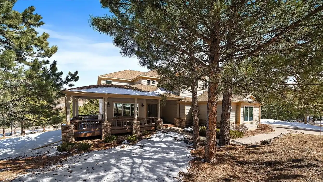 Stunning Retreat Nestled in the Serene Foothills