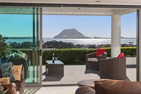 Elegant Retreat Overlooking Cruise Ship Passage