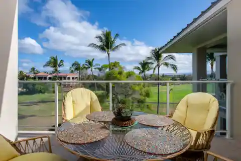 Beautifully Maintained and Fully Furnished Vista Waikoloa Condo