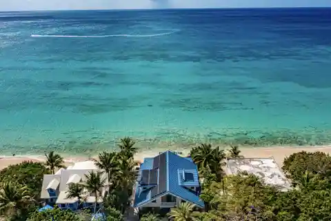 High-end Waterfront Retreat