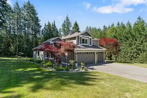 Beautifully Updated Home in Weatherby Estates
