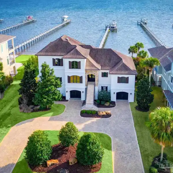 LUXURY WATERFRONT HOME IN TIGER POINT