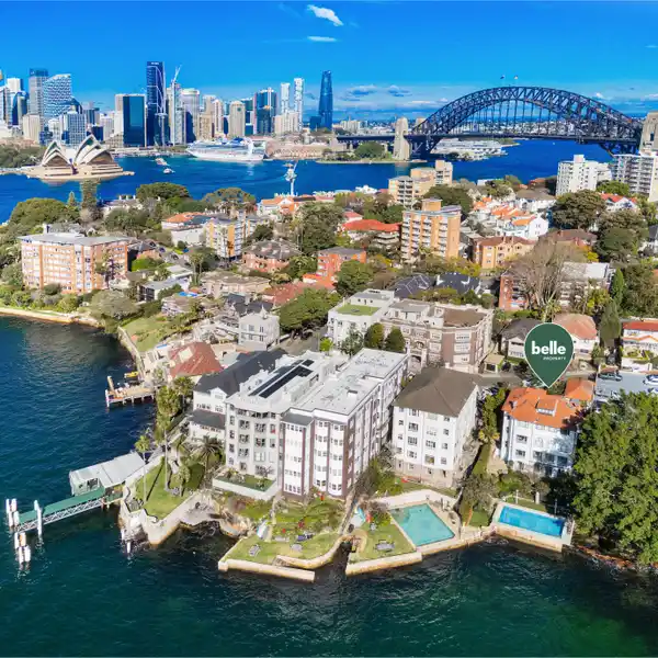EXPANSIVE WATERFRONT APARTMENT