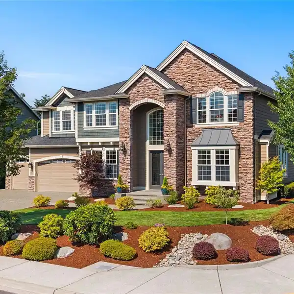 TIMELESS CRAFTSMANSHIP MEETS CONTEMPORARY COMFORT