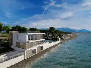 Luxury Villa on the Banks of Lake Garda