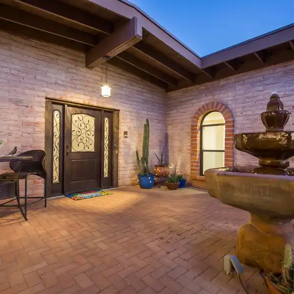 CLASSIC TUCSON STYLE HOME IN SKYLINE BEL AIR ESTATES