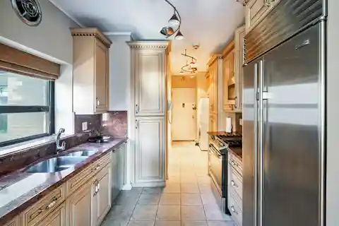 Spacious and Sunny One Bedroom Luxury Home