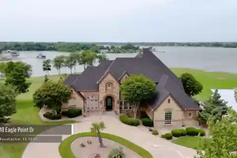 Impressive Lakefront Home