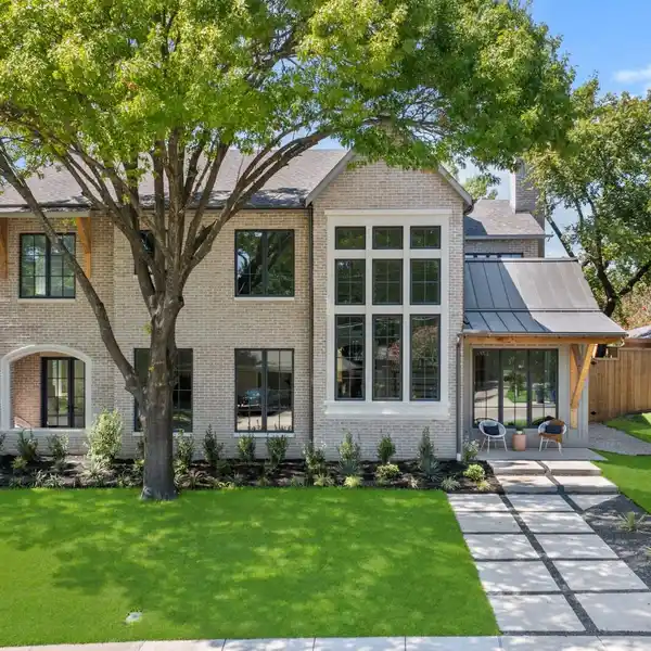 LAKE HIGHLANDS MASTERPIECE WITH COASTAL-INSPIRED LUXURY