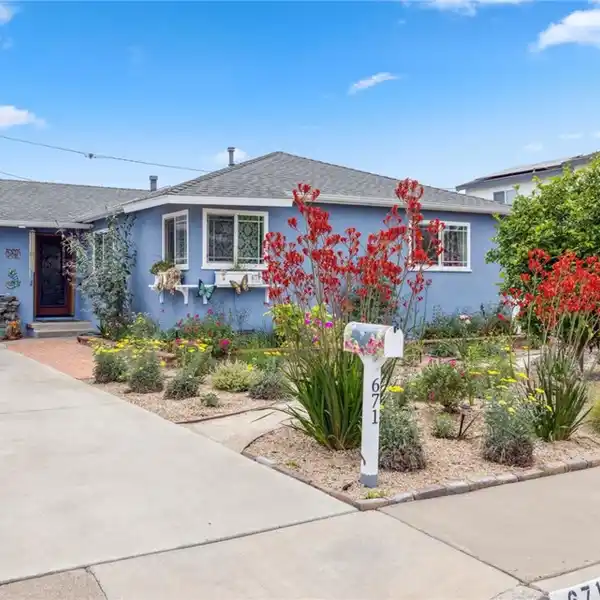 WESTSIDE COSTA MESA OASIS