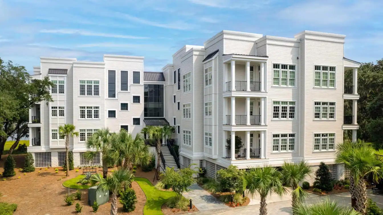 Fabulous Upgraded Condo with Breathtaking Views