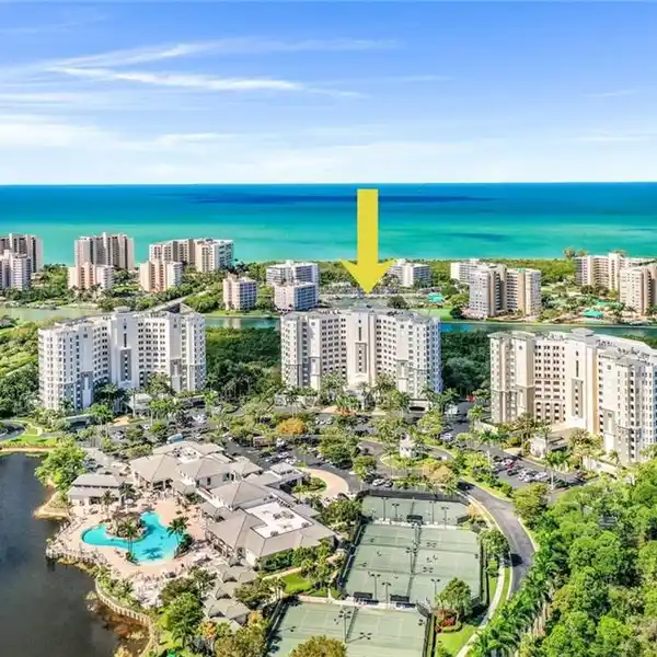 BRIGHT CONDO WITH EXPANSIVE LANAI VIEWS